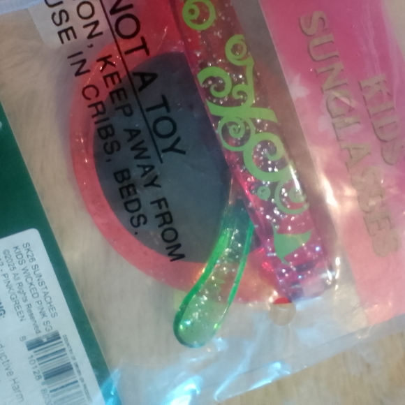 Wicked Movie Sunglasses – Universal City Studios – Exclusive – New in Package - Picture 10 of 13